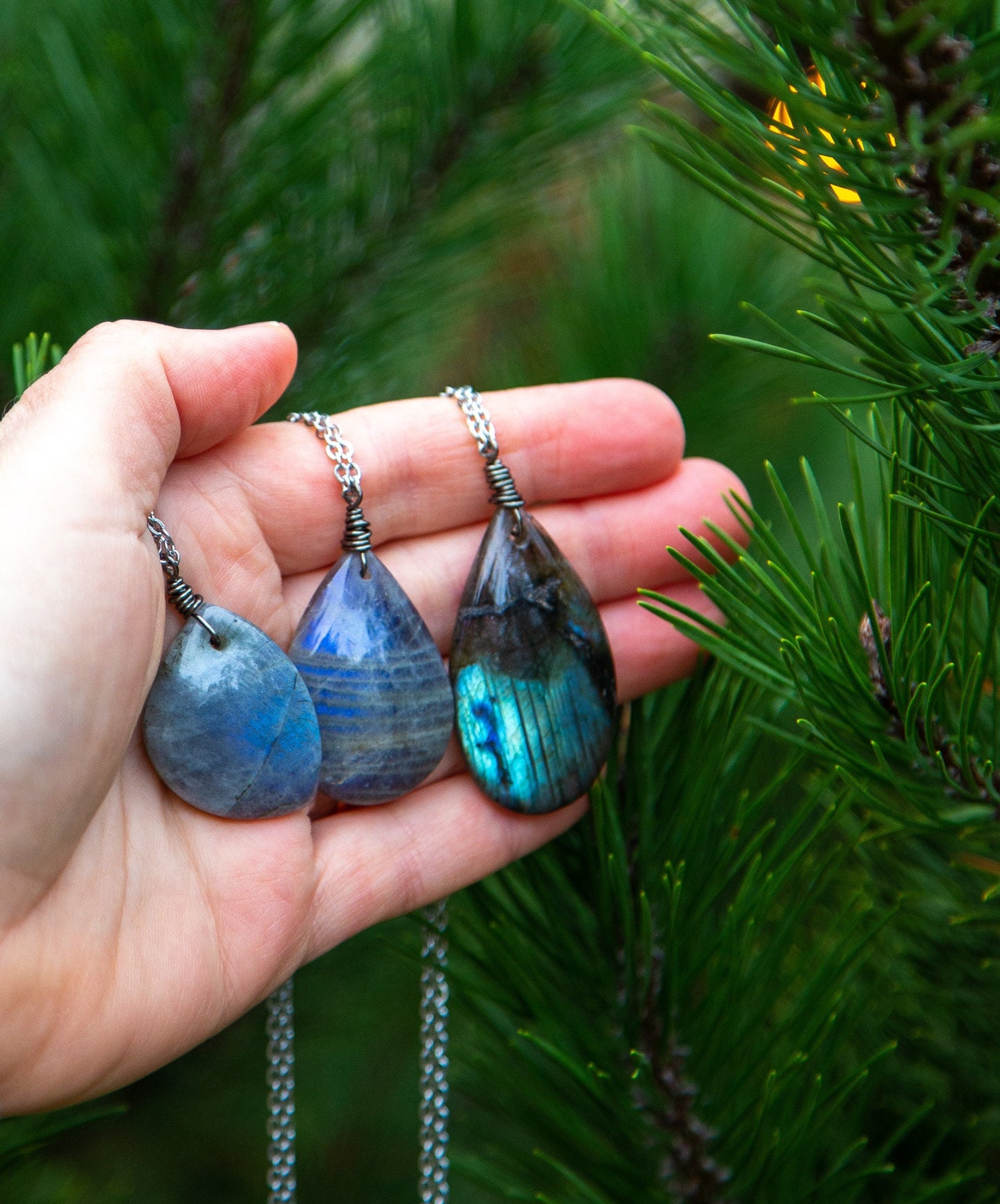 Minimalist Labradorite Necklace / Simple Labradorite Necklace / Labradorite Pennant On Chain / Small Teardrop Labradorite Necklace