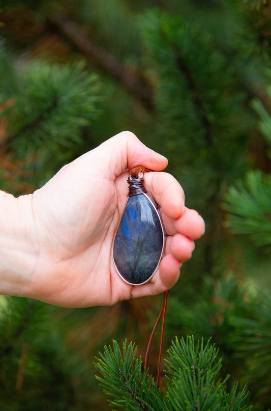 Giant Labradorite Necklace On Leather / Labradorite Statement Piece / Festival Necklace / Energy Healing Necklace / Wiccan Gothic Jewelry