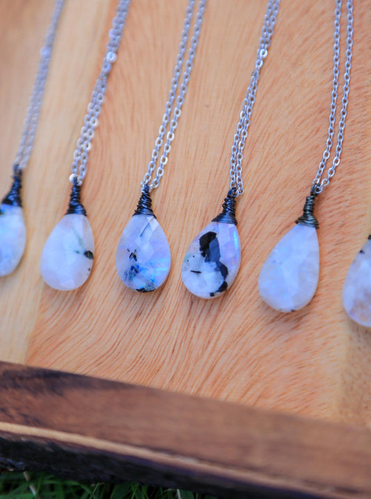 pick a length faceted Moonstone necklace / flashy iridescence gemstone necklace / minimalist necklace / hypoallergenic stainless steel