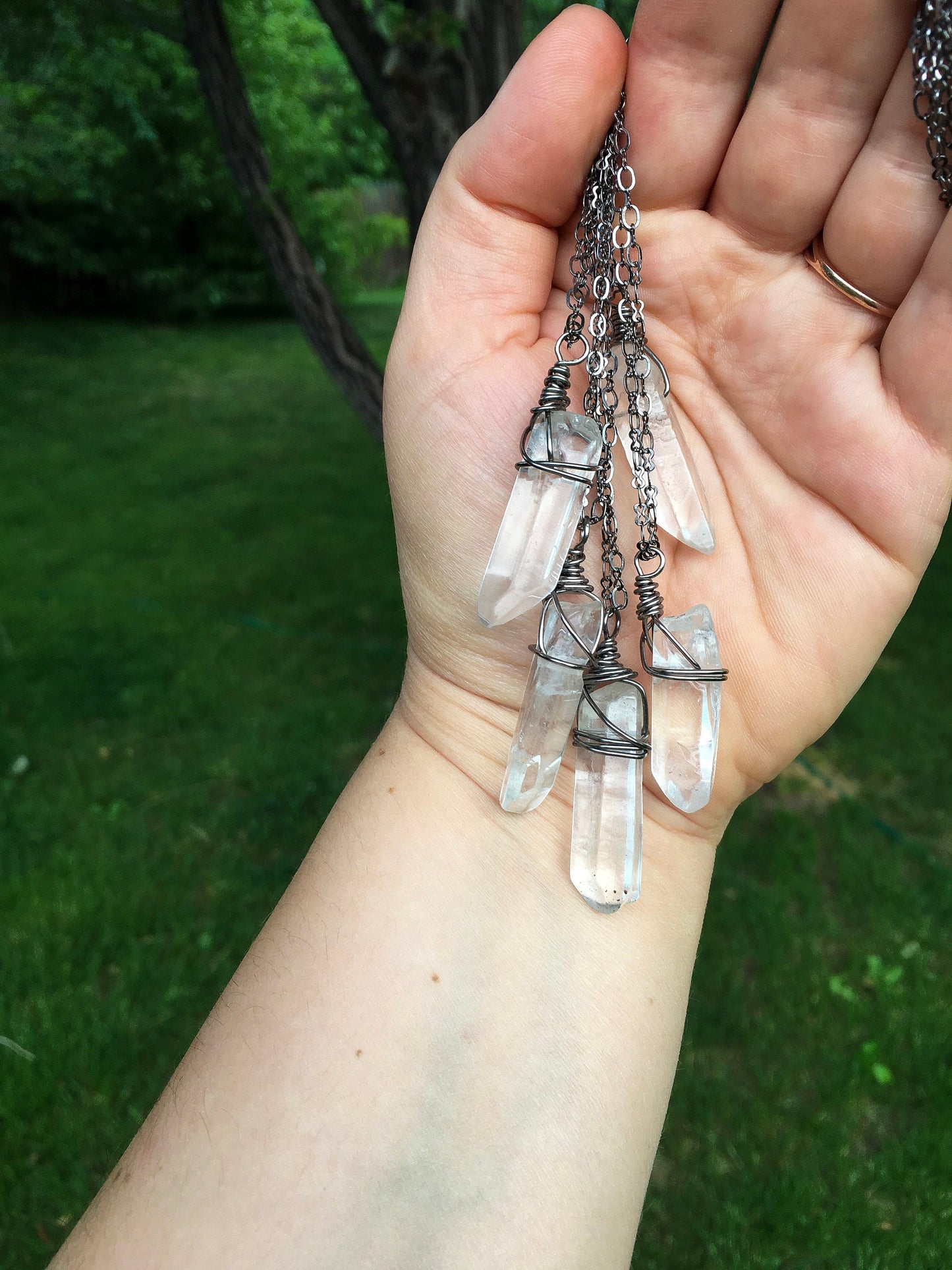 Simple Quartz Necklace / Quartz Point Necklace / Minimalist Necklace / Crystal Healing Necklace / Gemstone Necklace / Wire Wrapped Necklace