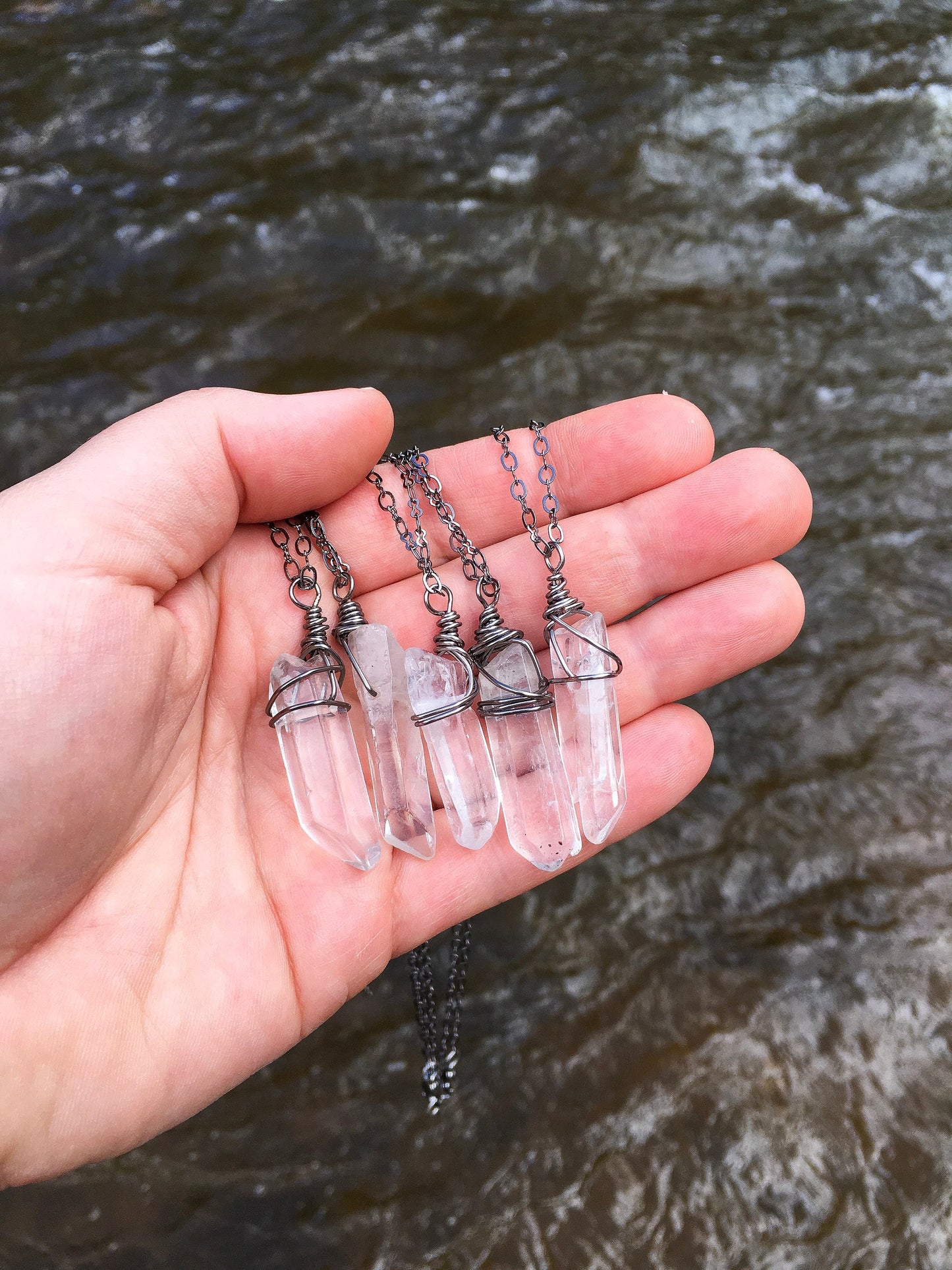 Simple Quartz Necklace / Quartz Point Necklace / Minimalist Necklace / Crystal Healing Necklace / Gemstone Necklace / Wire Wrapped Necklace