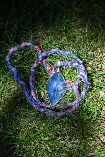 Labradorite Necklace / X Large Gemstone Necklace / Sari Silk / Bohemian Handcrafted Necklace / Earthy Jewelry / Gift / Festival Jewelry