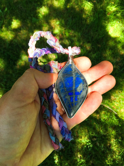 Labradorite Necklace / X Large Gemstone Necklace / Sari Silk / Bohemian Handcrafted Necklace / Earthy Jewelry / Gift / Festival Jewelry