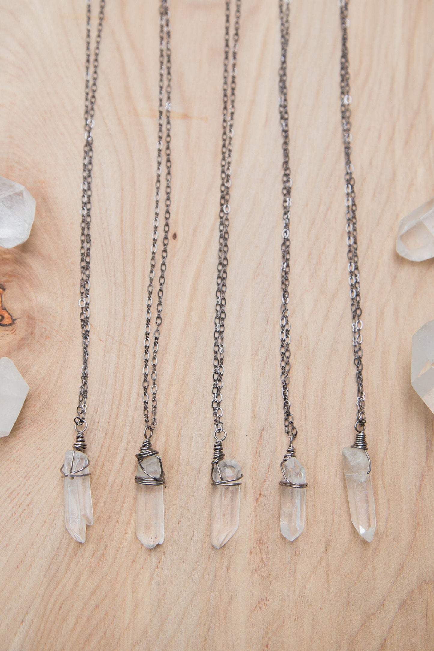Simple Quartz Necklace / Quartz Point Necklace / Minimalist Necklace / Crystal Healing Necklace / Gemstone Necklace / Wire Wrapped Necklace