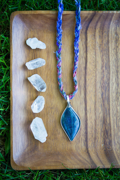 Labradorite Necklace / X Large Gemstone Necklace / Sari Silk / Bohemian Handcrafted Necklace / Earthy Jewelry / Gift / Festival Jewelry