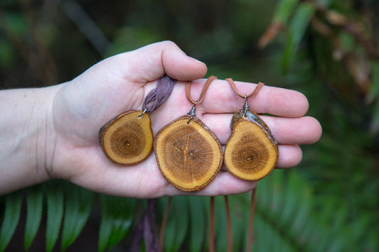 Wood Slice Necklace/ Wood Necklace/ Wood Slice Jewelry/ Wood Jewelry/ Handcrafted Wood Necklace/ Earth Jewelry/ Boho Necklace