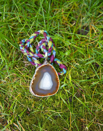 Agate Slice Necklace / X-Large Necklace / Sari Silk / Agate Jewelry / Colorful Necklace / Bohemian Festival Necklace / Mother's Day Gift