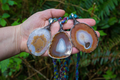 Agate Slice Necklace / X-Large Necklace / Sari Silk / Agate Jewelry / Colorful Necklace / Bohemian Festival Necklace / Mother's Day Gift