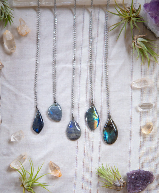 Minimalist Labradorite Necklace / Simple Labradorite Necklace / Labradorite Pennant On Chain / Small Teardrop Labradorite Necklace