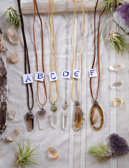 Simple Gemstone Necklace / Minimalist Raw Stone Necklace / Boho Necklace / Small Stone Necklace / Festival Jewelry / Bohemian Style Necklace