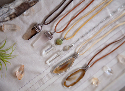 Simple Gemstone Necklace / Minimalist Raw Stone Necklace / Boho Necklace / Small Stone Necklace / Festival Jewelry / Bohemian Style Necklace