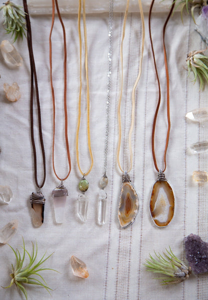 Simple Gemstone Necklace / Minimalist Raw Stone Necklace / Boho Necklace / Small Stone Necklace / Festival Jewelry / Bohemian Style Necklace