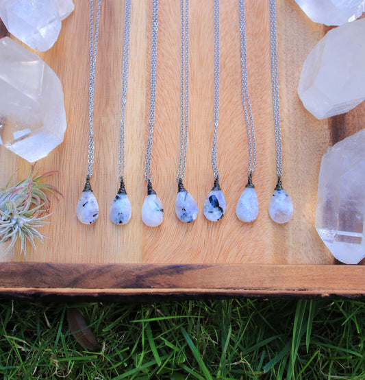 pick a length faceted Moonstone necklace / flashy iridescence gemstone necklace / minimalist necklace / hypoallergenic stainless steel