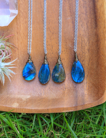pick a length small Labradorite necklace / flashy labradorescence raw oval gemstone necklace / minimalist necklace / strong iridescence